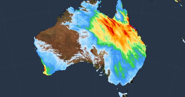 席卷澳大利亚北部的“不合时宜”降雨向东席卷新南威尔士州昆士兰州 