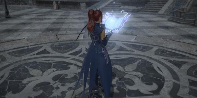 A Summo<em></em>ner with the Diamond Grimoire in Final Fantasy 14