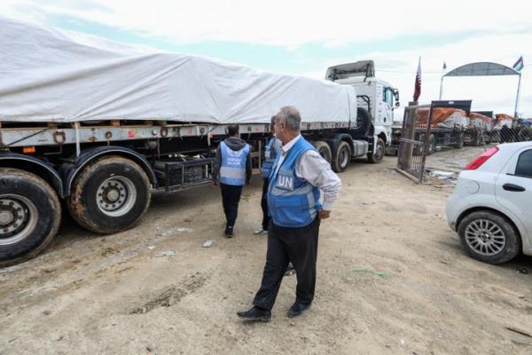 Trucks carrying humanitarian aid enters the Rafah border crossing as the Israeli attacks co<em></em>ntinue in Rafah, Gaza on November 15, 2023.