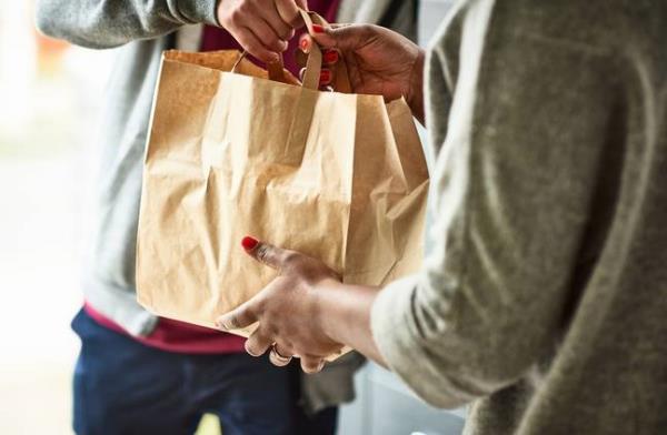 The orderer o<em></em>nly offered a $1 tip. Credit: 10'000 Hours / Getty